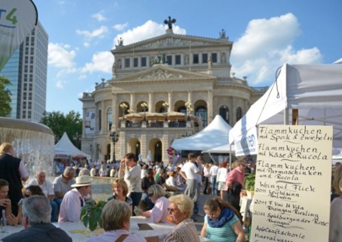 ペラ広場祭り(Opernplatzfest)